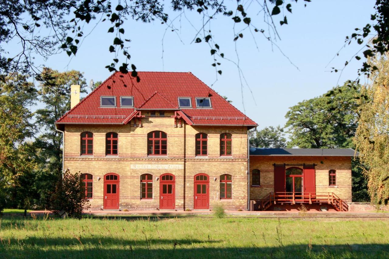 Ferienwohnungen Bahnhof Werder ยือเทอร์บ็อก ภายนอก รูปภาพ